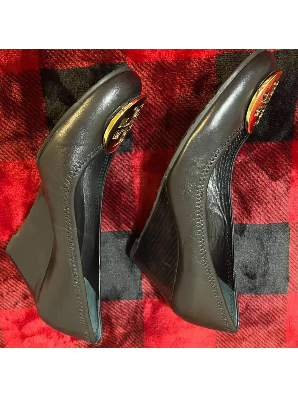 Tory Burch Leather Pumps 7M Black Gold Hardware